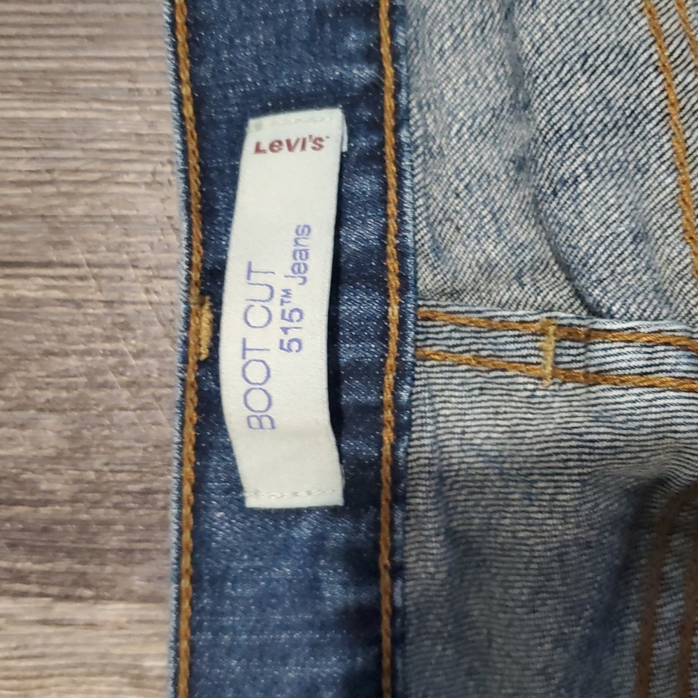 Levi 515 boot cut womens size 12M Blue Jeans Casual Medium Wash Distressed - Picture 2 of 12